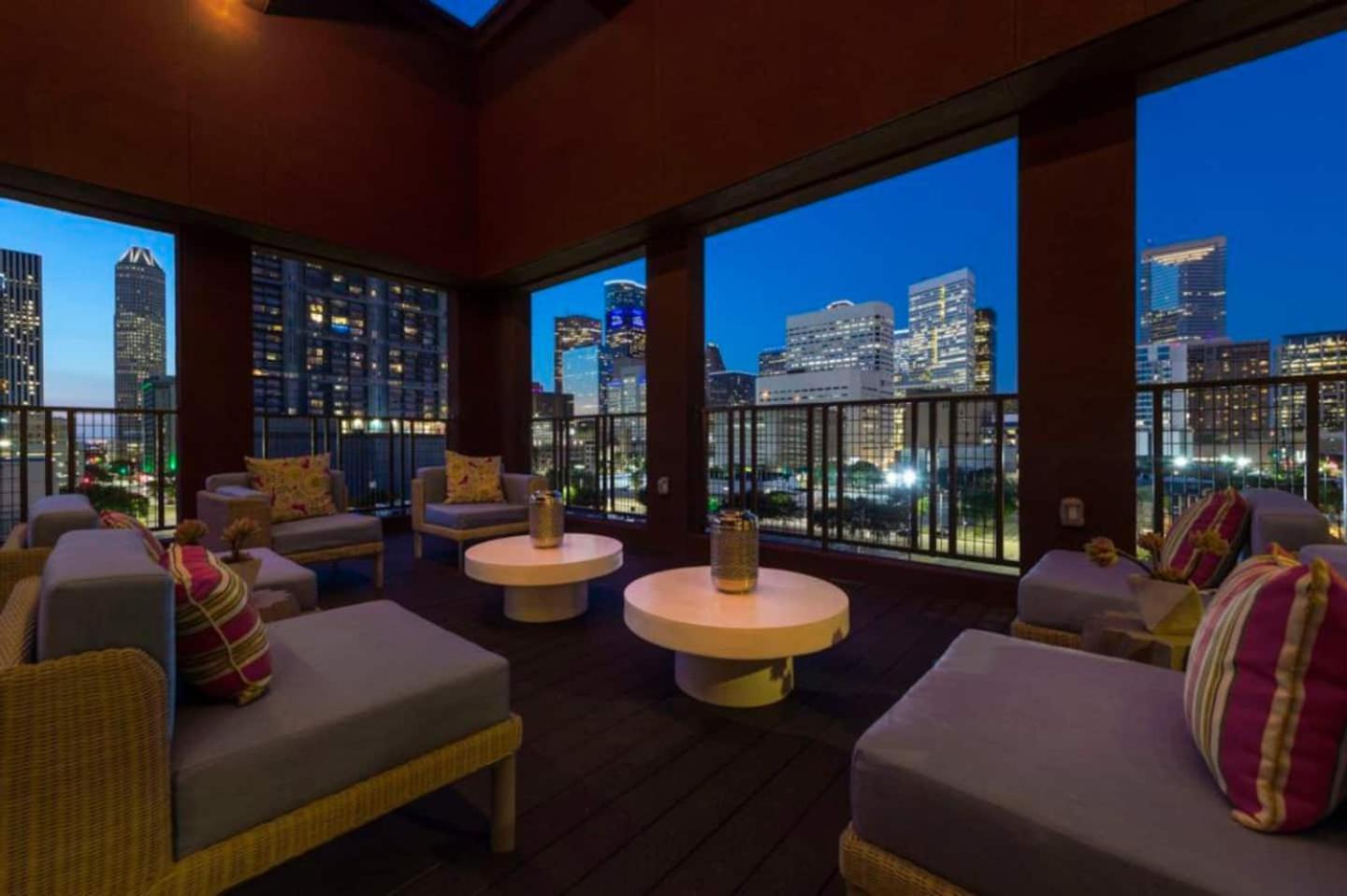 Downtown Free Parking - Pool - Gym - Fully Kitchen Apartamento