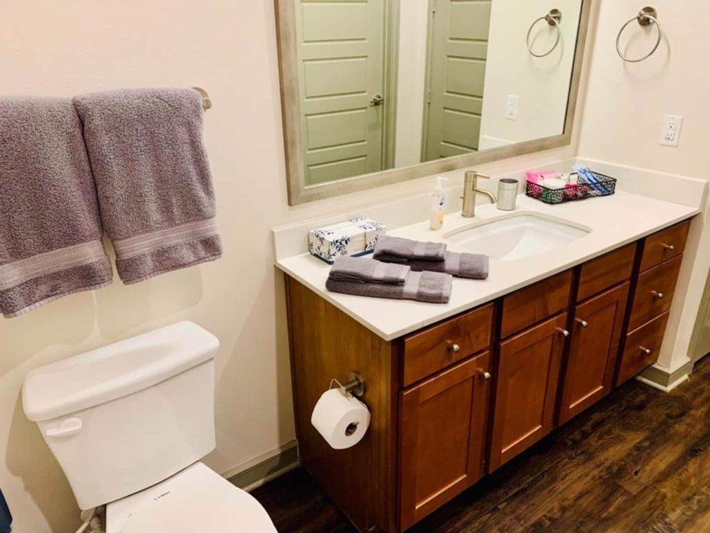 Downtown Free Parking - Pool - Gym - Fully Kitchen *