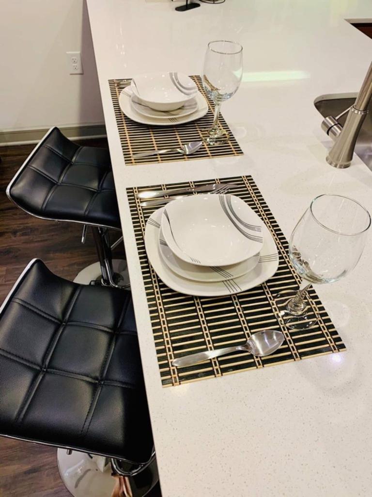 Daire Downtown Free Parking - Pool - Gym - Fully Kitchen *