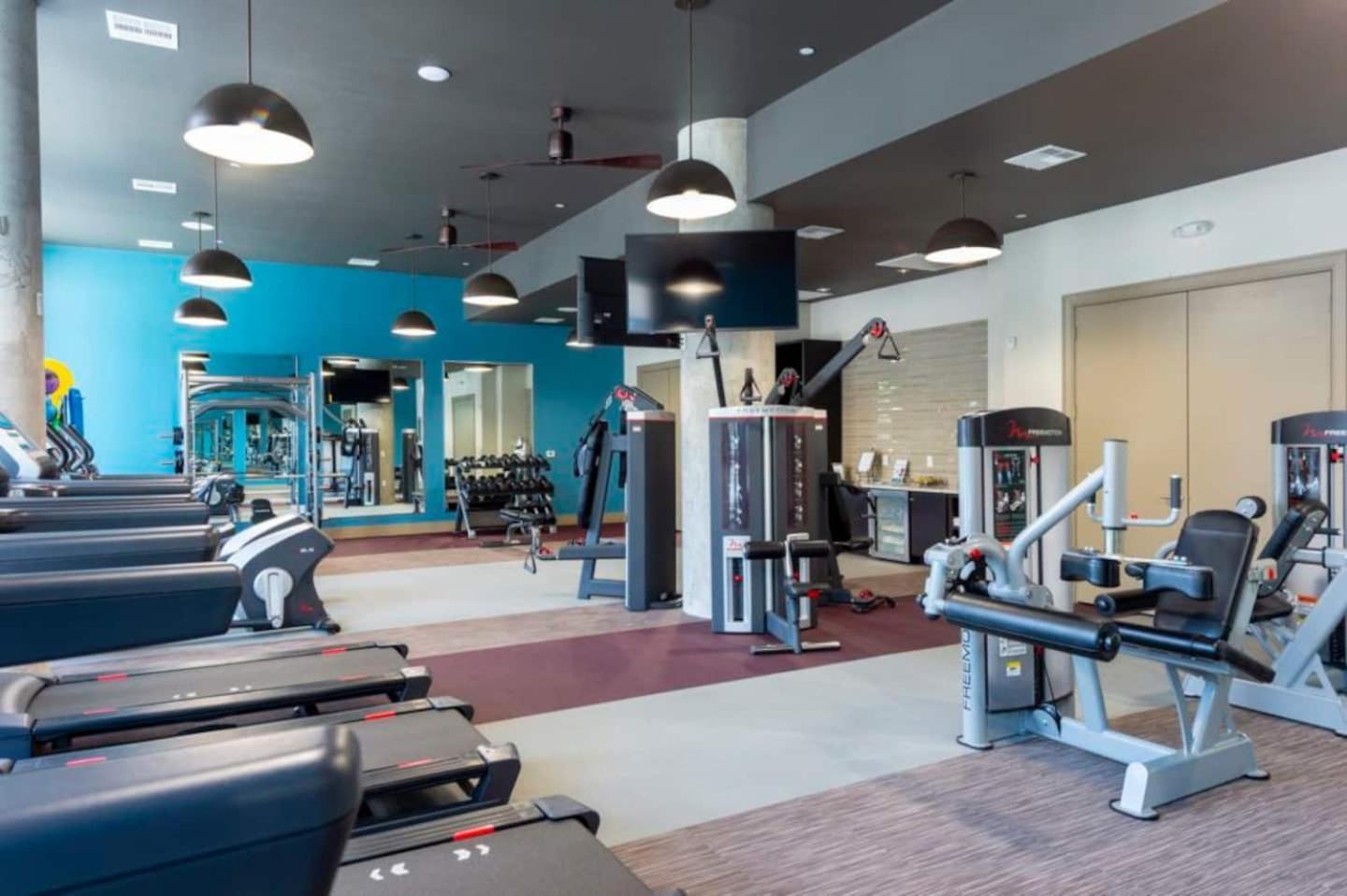 Daire Downtown Free Parking - Pool - Gym - Fully Kitchen Houston