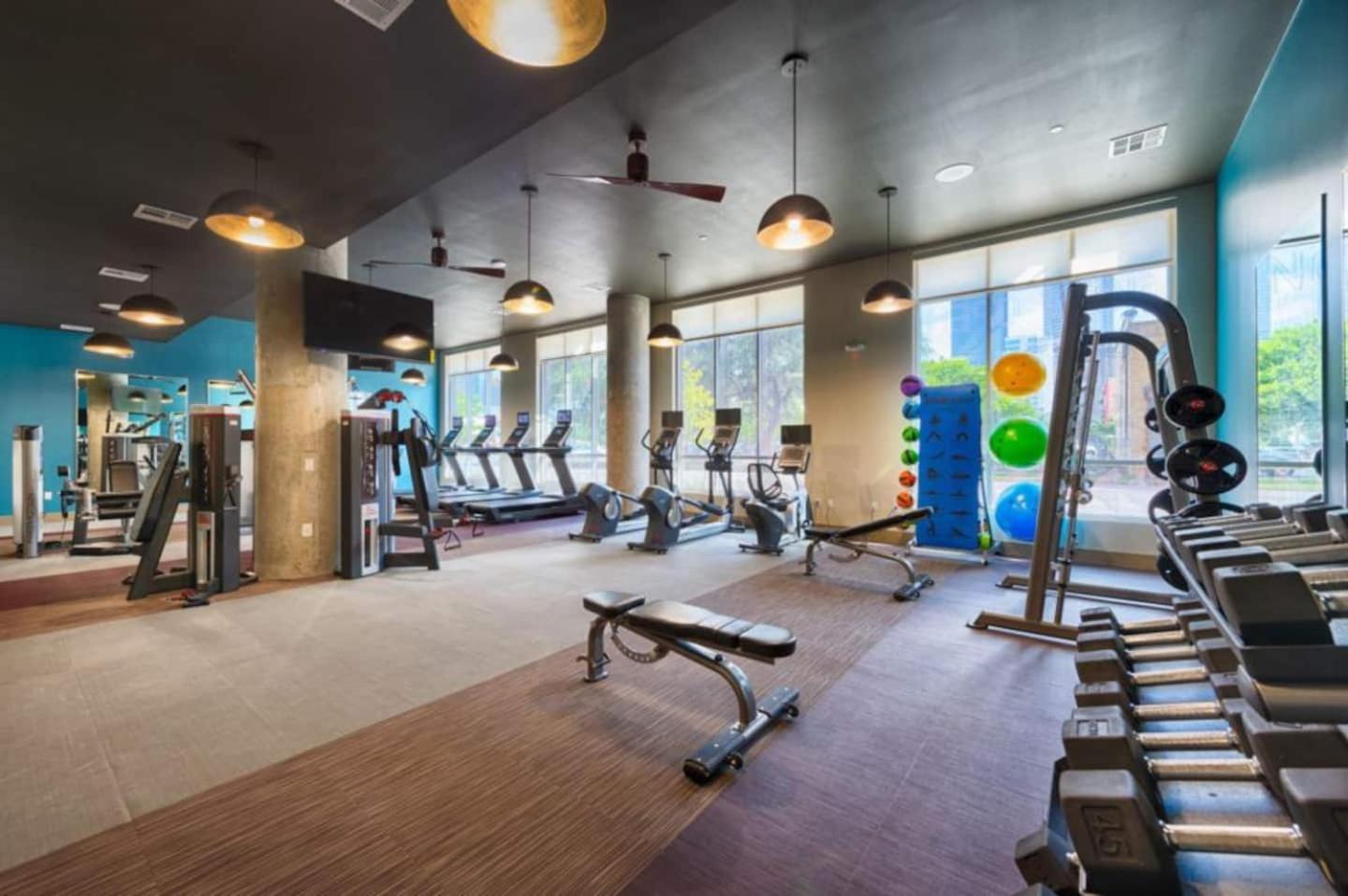 Downtown Free Parking - Pool - Gym - Fully Kitchen * Houston